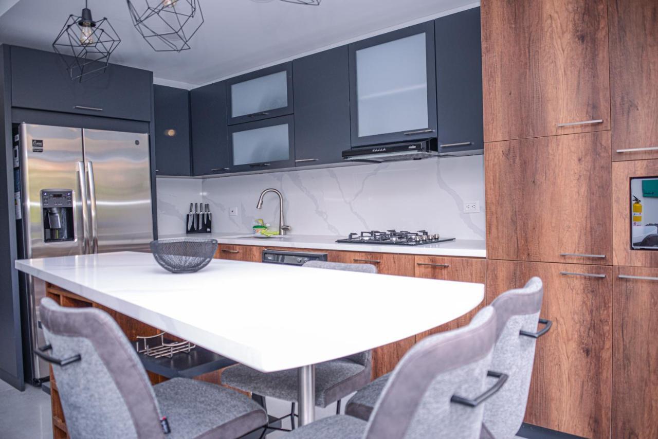 Apartamento Lleras Ac Hot Tub Medellín Eksteriør billede
