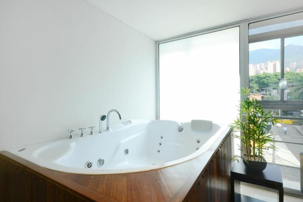 Apartamento Lleras Ac Hot Tub Medellín Eksteriør billede